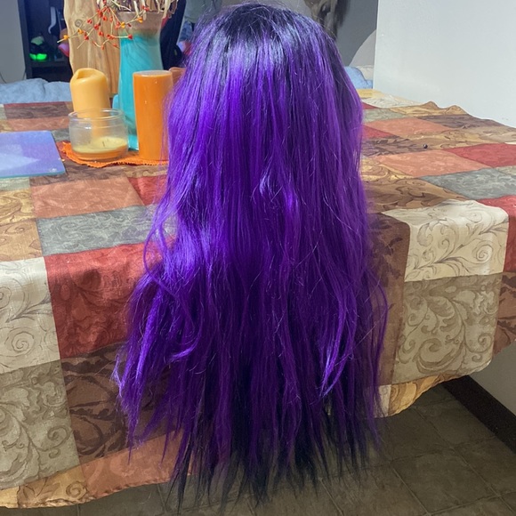 Wig - Picture 3 of 4